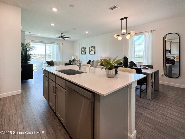 Photo - 1959 Croft Inlt Dr NW