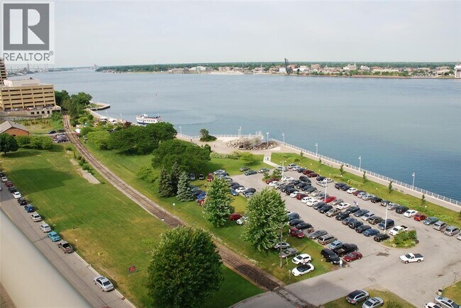 Photo - 350 Front St N Unité 1303