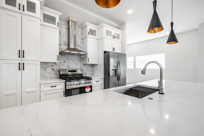 Photo - 1026 St Peter St