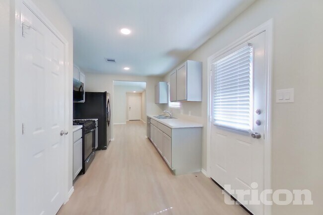 Photo - 17552 Rosewood Manor Ln