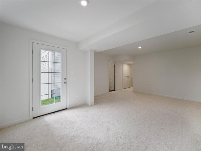 Building Photo - 266 Clifton Mnr Rental