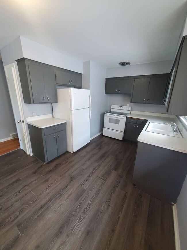 Photo - 5832-5834 N 93rd St. (Duplex) Unidad 5834 (Upper)