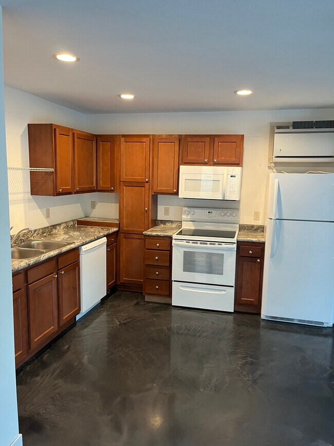 1542 Beloit Ave Unit 1542