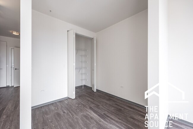 Photo - 2340 N California Ave Unit 504