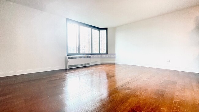 Building Photo - 3333 Broadway Rental