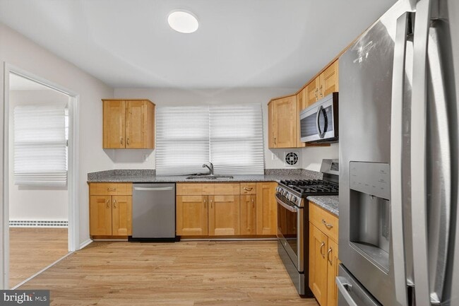 Photo - 5421 Henderson Way