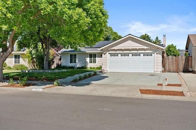 Building Photo - 6141 Geronimo Dr