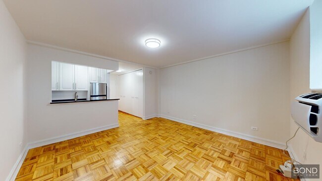 Building Photo - 151 W 16th St Unit LE Rental