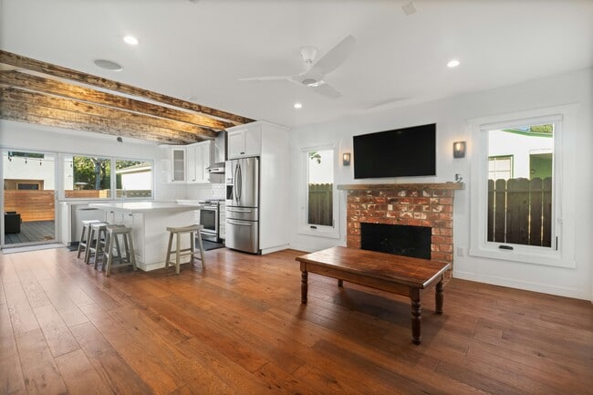 Photo - 2813 Military Ave