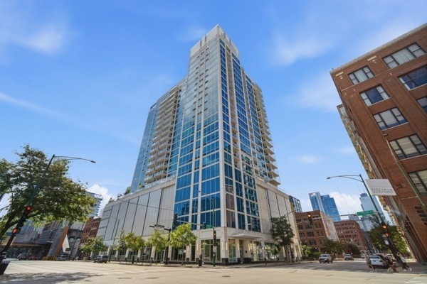 Building Photo - 757 N Orleans St Unit 1012