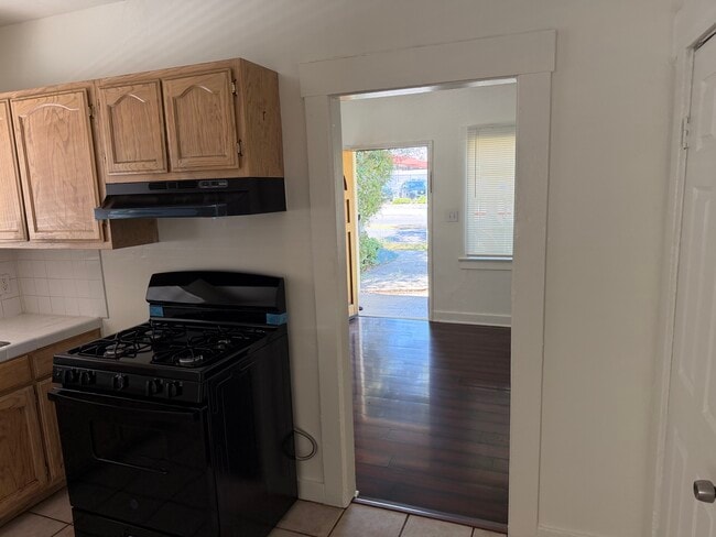 kitchen - 559 Lincoln Ave Unidad 559