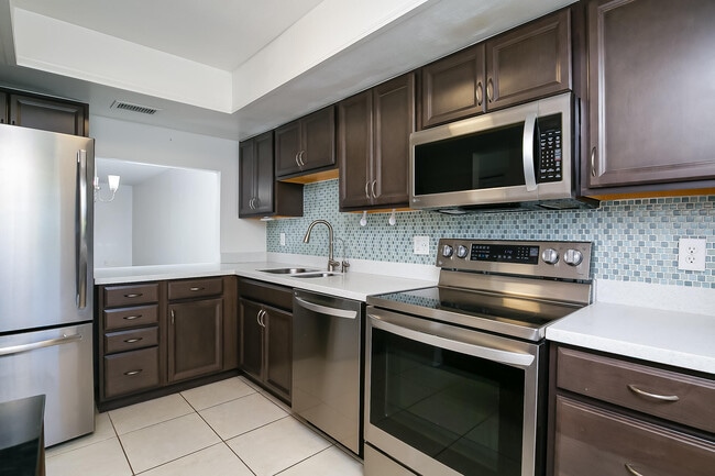 Building Photo - 1151 Carlton Ct Unit 204