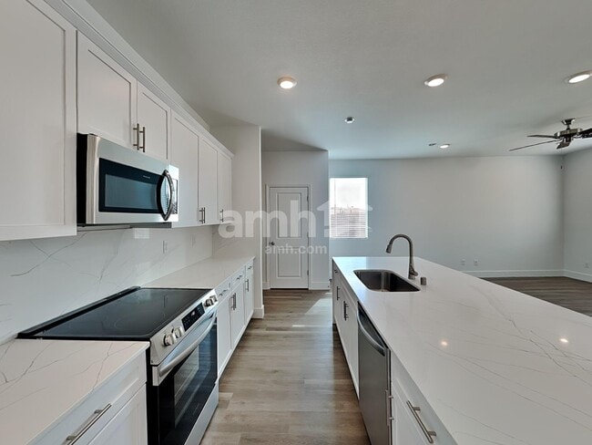 Photo - 5783 Morgans Mile Street