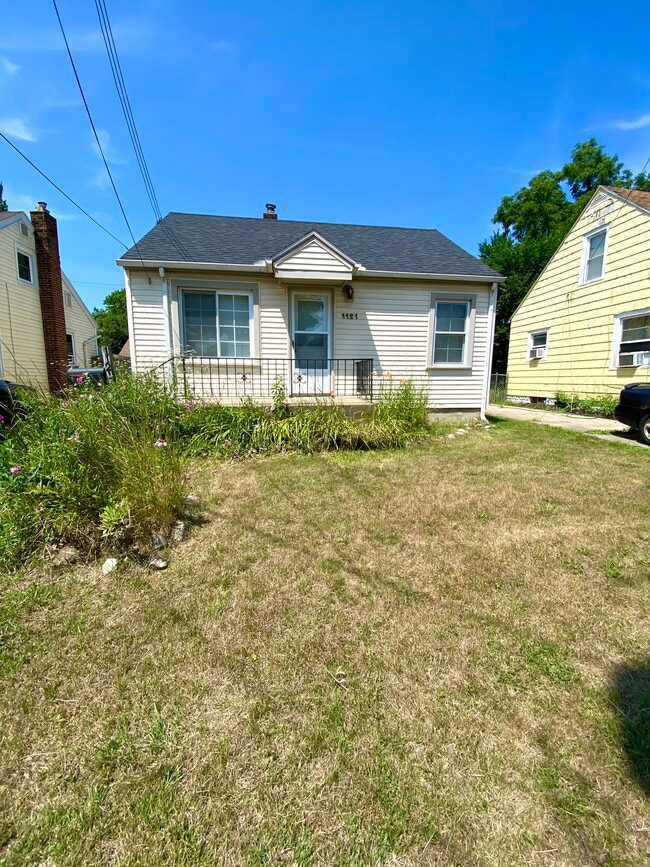 Photo - 1121 Hapeman St