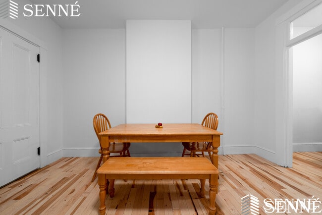 Photo - 21 Trowbridge St Unit 1