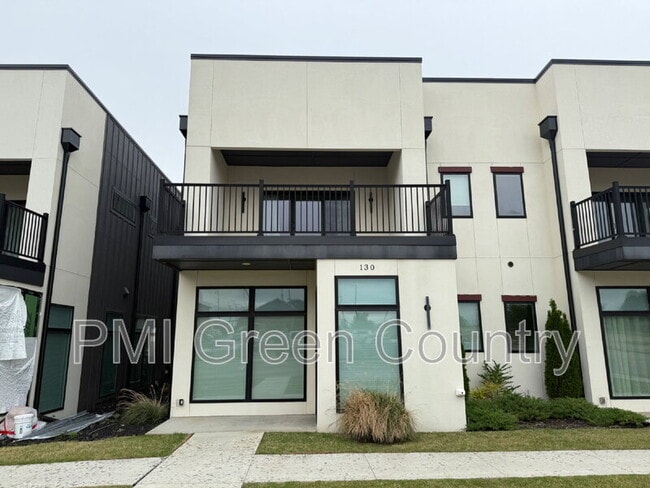 Building Photo - 130 E Elgin St