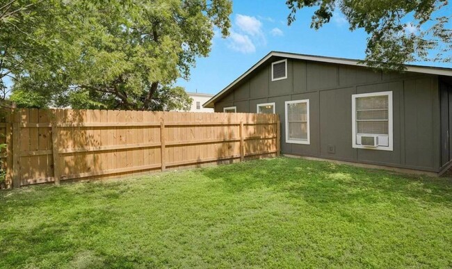 Building Photo - 428 Agnes Dr Rental