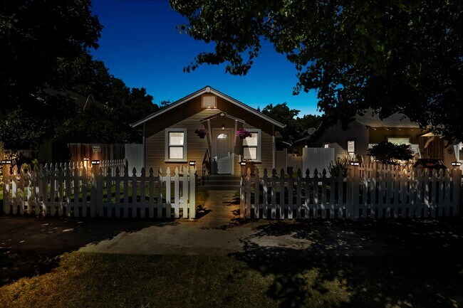 Photo - 669 California St