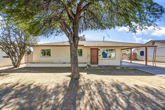 Building Photo - 4Bed/2Bath House at Glendale Ave/19th Ave! Ready for Immediate Move-In! – RV GATE! NO HOA!