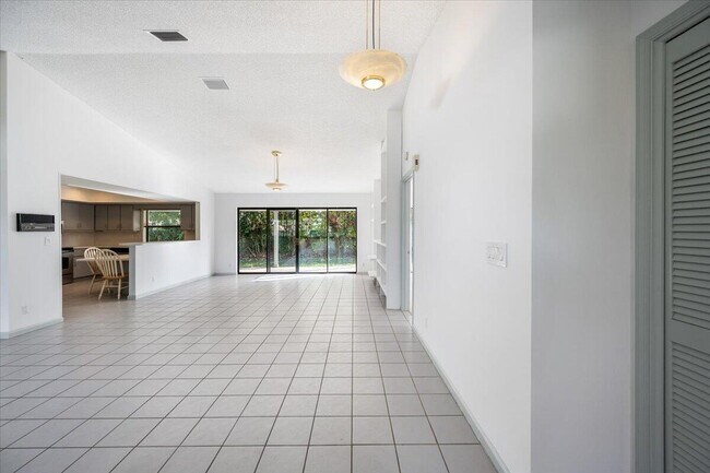 Photo - 2216 Amesbury Ct