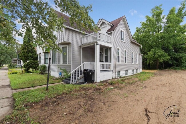 Photo - 6 bedroom 2 bath $2250