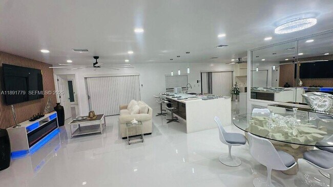 Photo - 541 SE 17th Ave