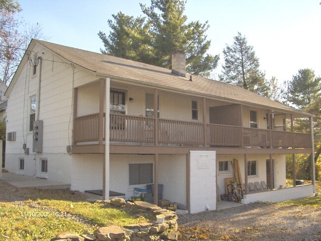 Building Photo - 1 Bedroom, 1 Bath Duplex Rental