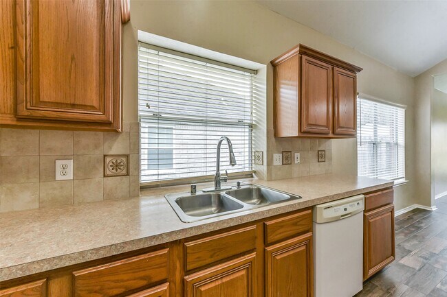 Photo - 9127 Willow Crossing Dr