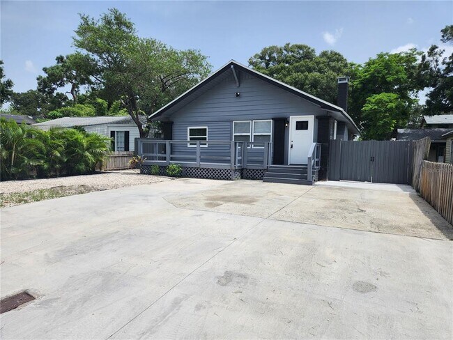 Photo - 3924 45th Ave N