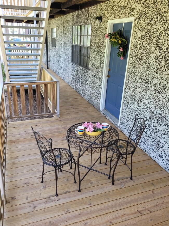 Photo - 600 Avenue J