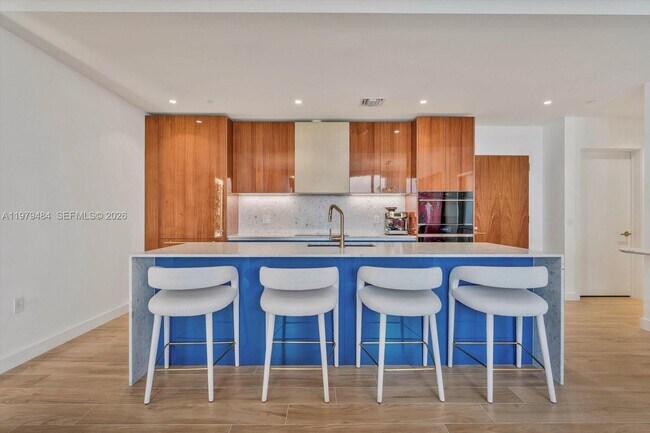 Photo - 2678 Tigertail Ave Unit 902