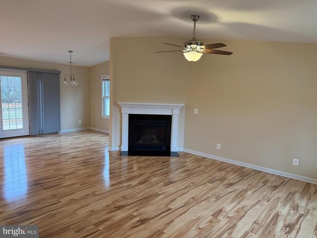 Building Photo - 3385 Howellsville Rd