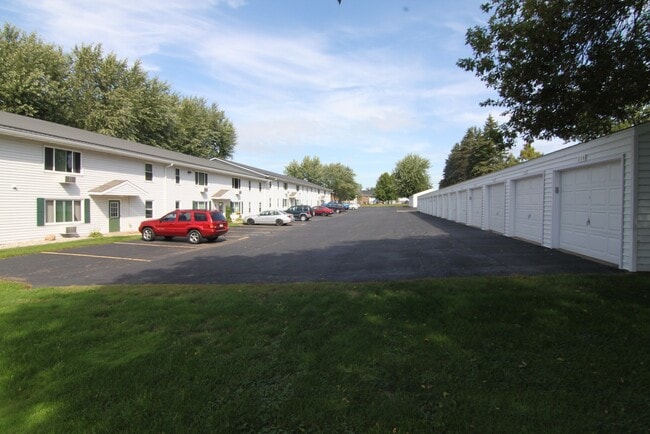 Laurel Pines