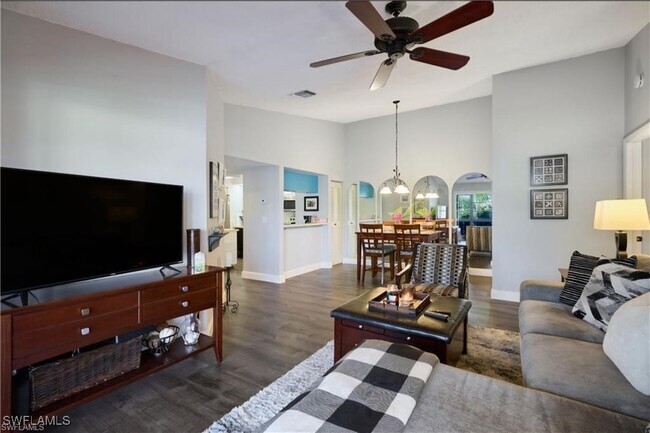 Photo - 8171 S Woods Cir Unidad 8