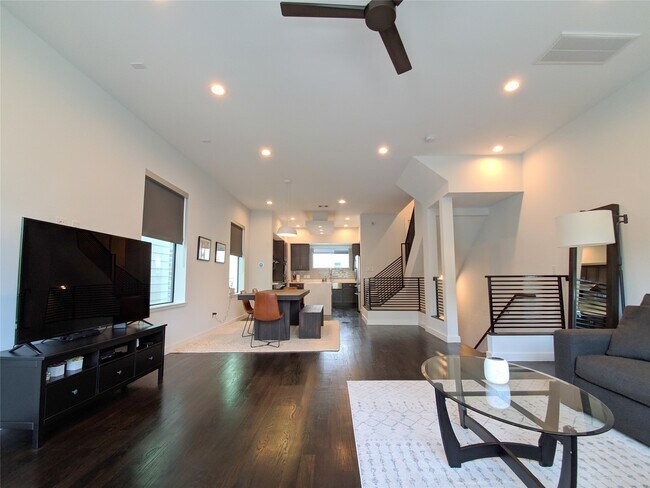 Photo - 4307 Schuler St