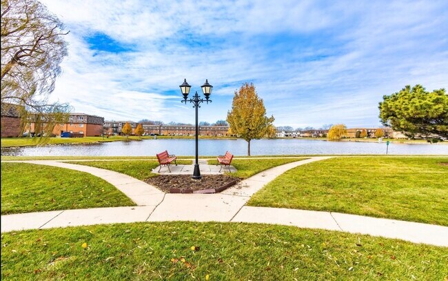 Photo - 9395 Bay Colony Dr Unit Apt 2s