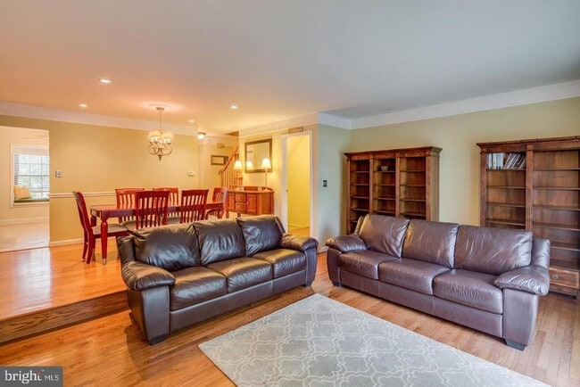 Photo - 723 Kings Croft Dr