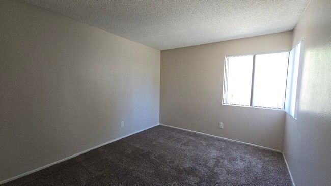 Photo - 2050 S Euclid Ave Unidad 202