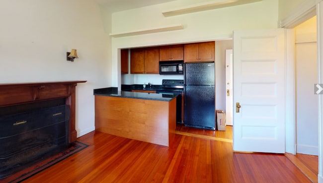 Photo - 591 Beacon St