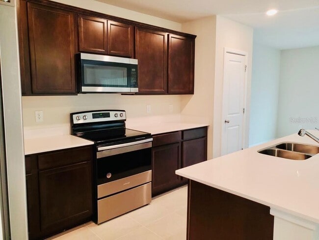 Photo - 30579 Gilbern Rd