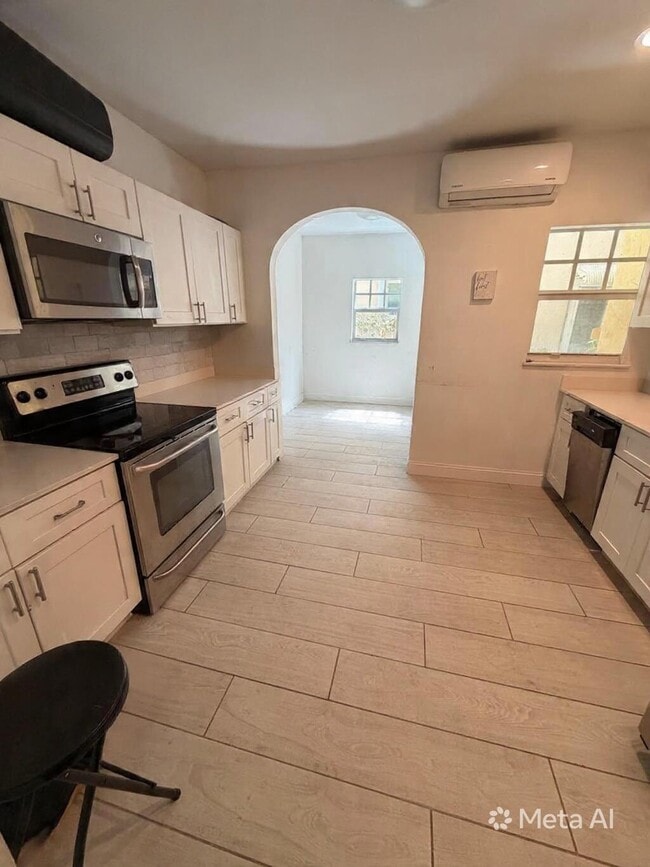 Photo - 407 S Lakeside Dr