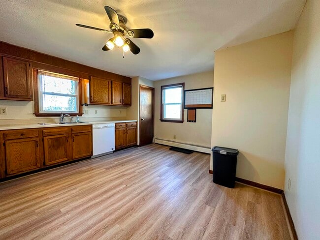 Photo - 33 Elwood Ave Unit B