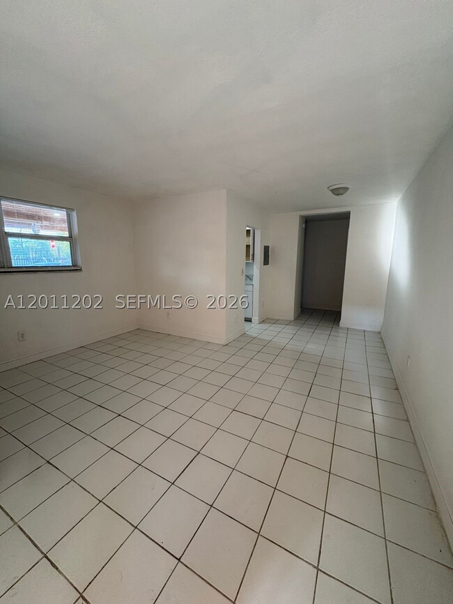 Photo - 1590 NE 125th St Unit 1
