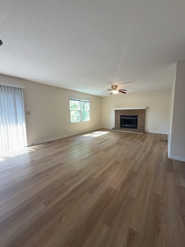 Photo - 2701 Northwoods Dr