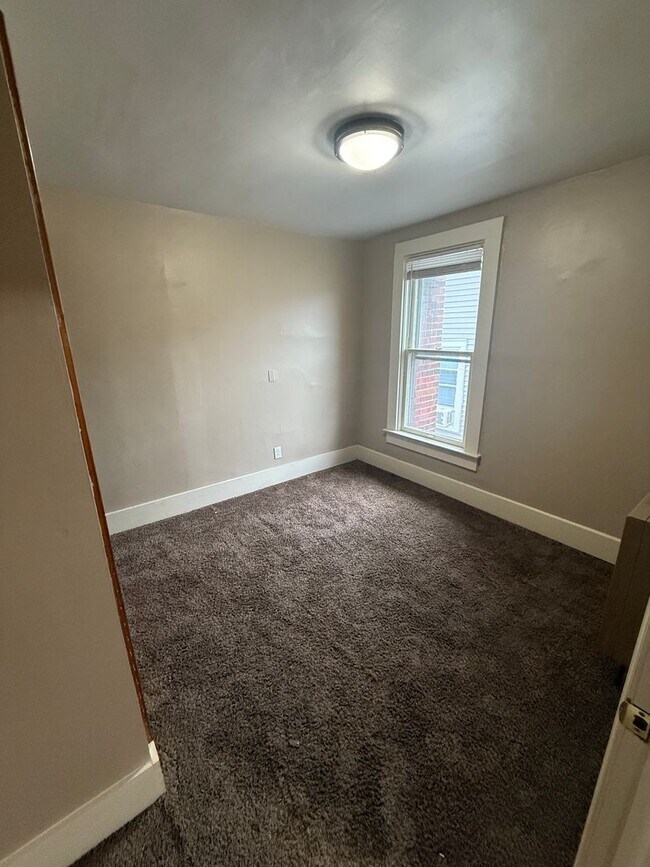 Photo - 1209 St Marys Ave Unit 4