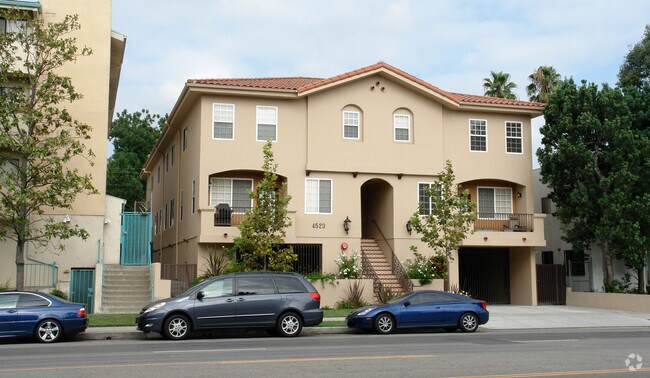 Photo - 4523 Woodman Ave