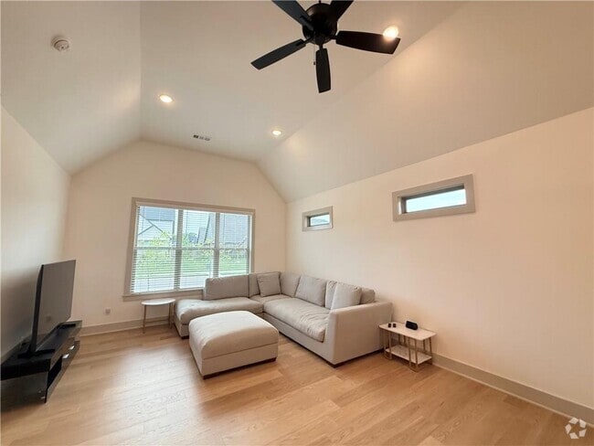 Building Photo - 4603 SW Elderwood St Rental