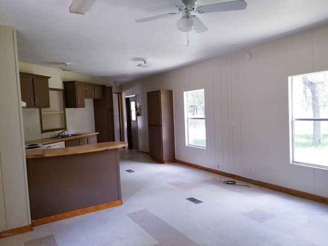 Photo - 3/2 mobile home in Elmendorf, TX
