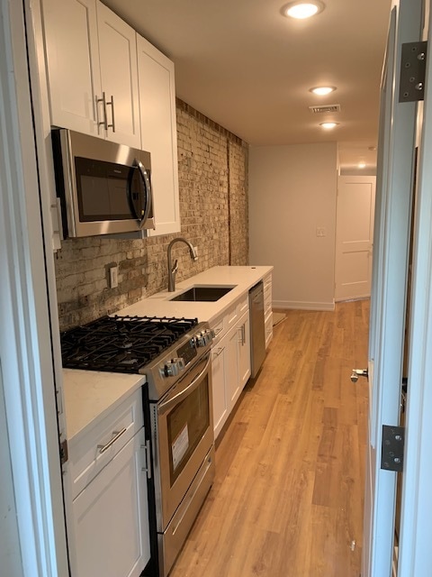 Building Photo - 809 Main St Unit Apt. 1