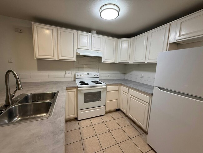 Photo - 1926 Haskell Rd Unit 1